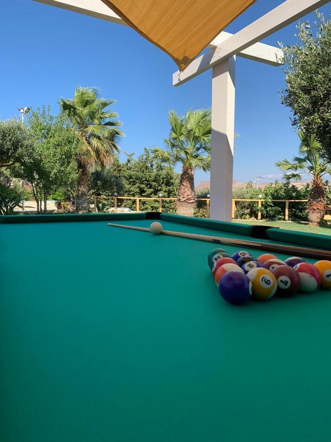 Luxury Villa Καρτερός Εξωτερικό φωτογραφία