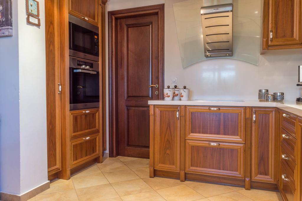 Luxury Villa Καρτερός Εξωτερικό φωτογραφία