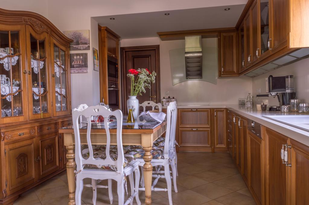 Luxury Villa Καρτερός Εξωτερικό φωτογραφία