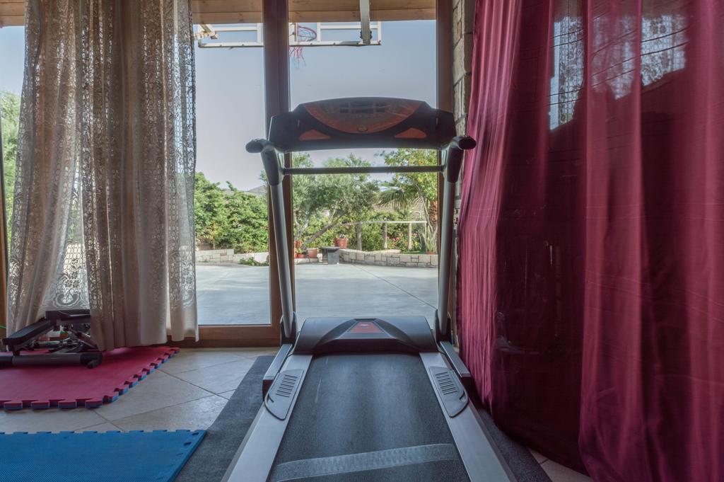 Luxury Villa Καρτερός Εξωτερικό φωτογραφία