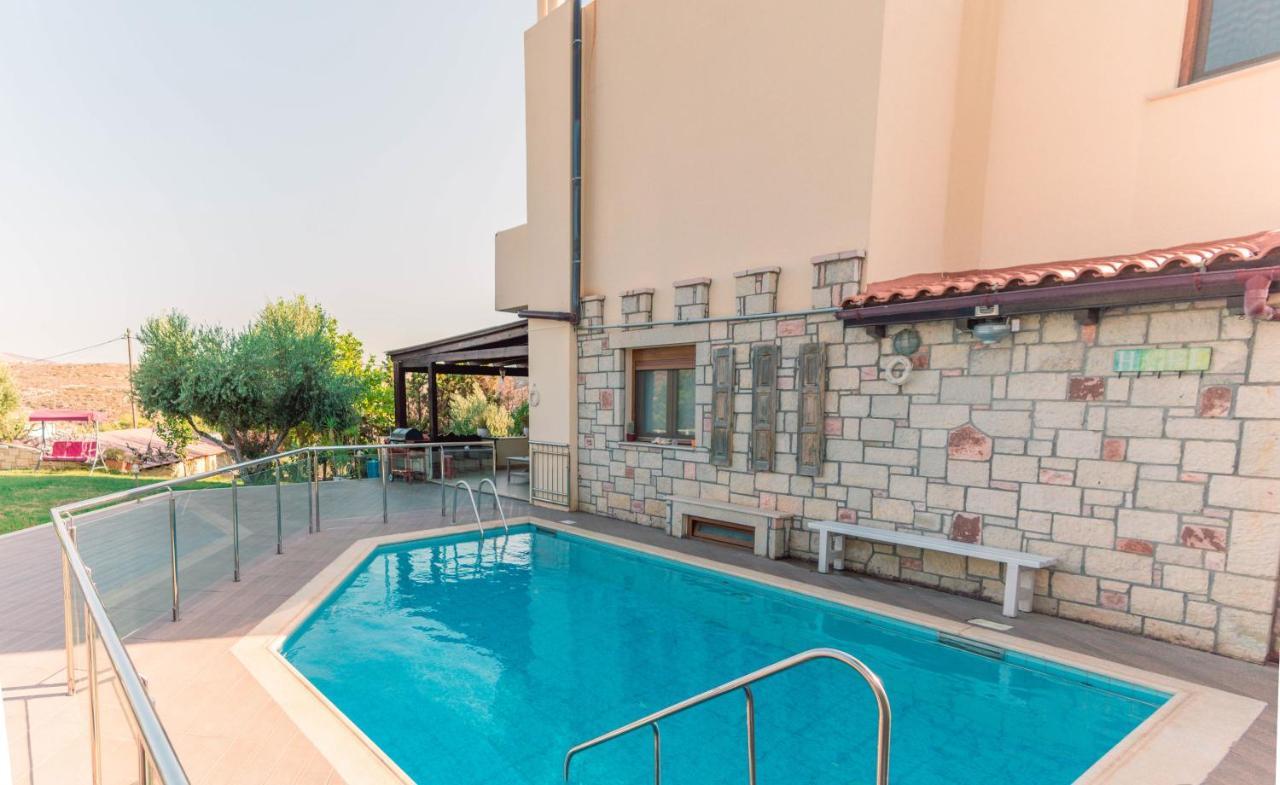 Luxury Villa Καρτερός Εξωτερικό φωτογραφία