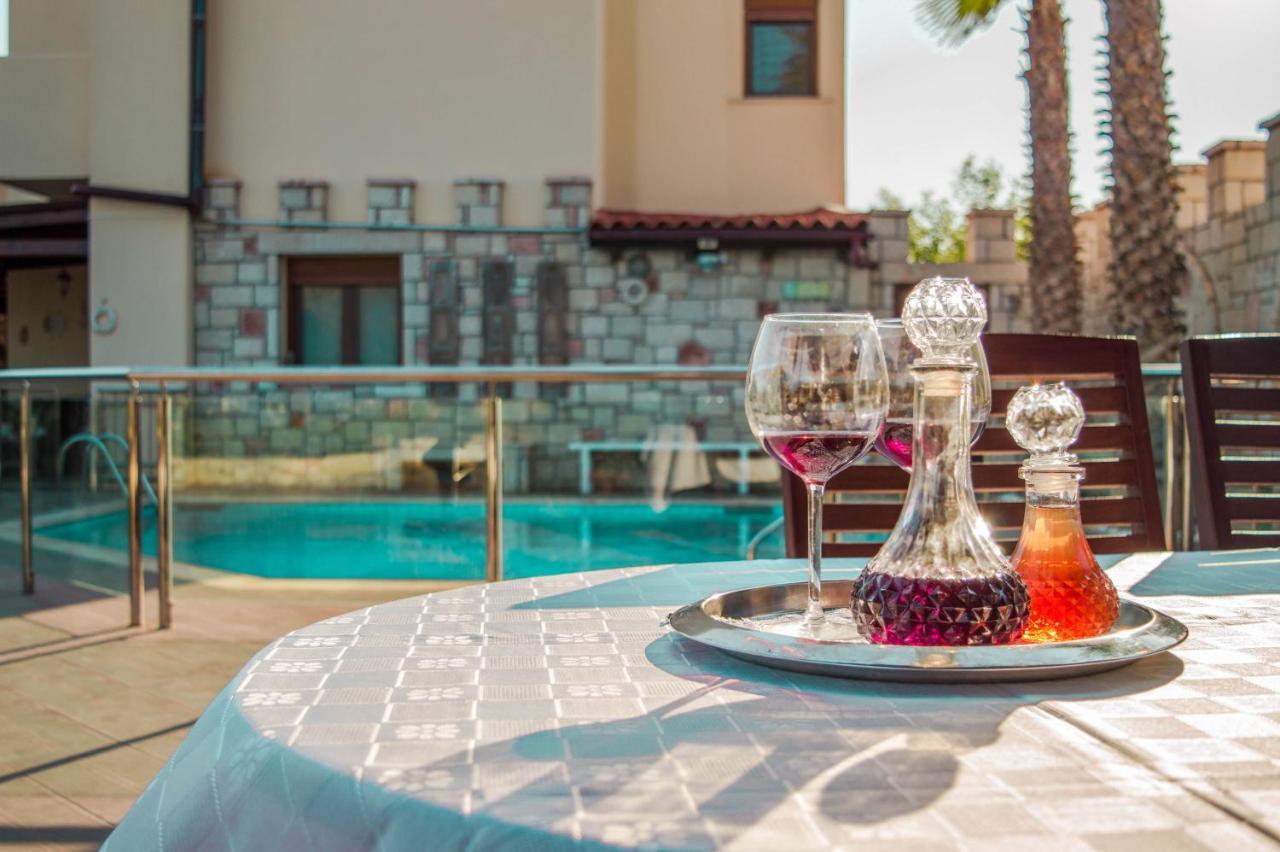 Luxury Villa Καρτερός Εξωτερικό φωτογραφία